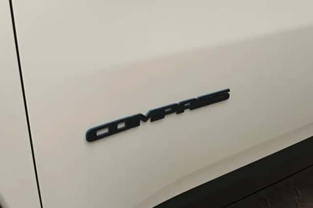 Jeep Compass (2024) thumbnail 14