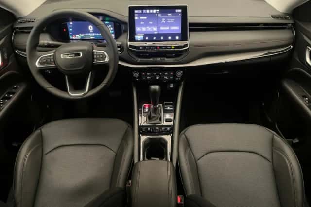 Jeep Compass (2024) thumbnail 3