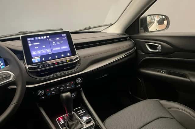 Jeep Compass (2024) thumbnail 32