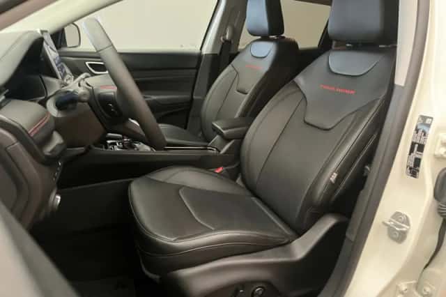 Jeep Compass (2024) thumbnail 9