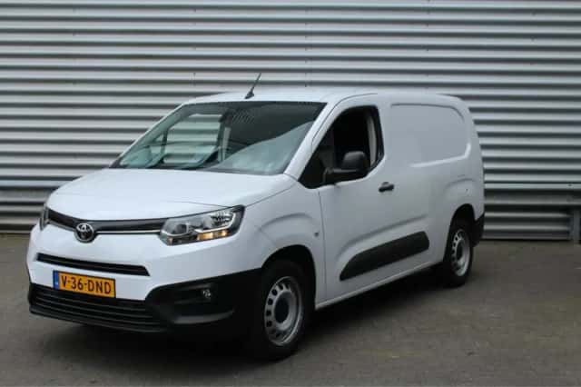 Toyota Proace (2024) thumbnail 1