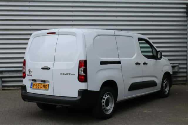 Toyota Proace (2024) thumbnail 2