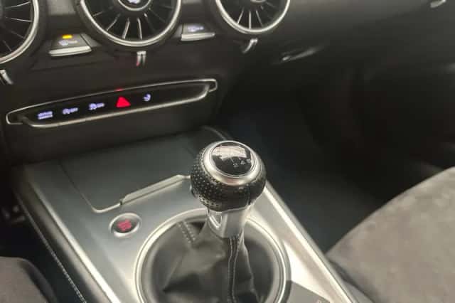 Audi TT (2015) thumbnail 17