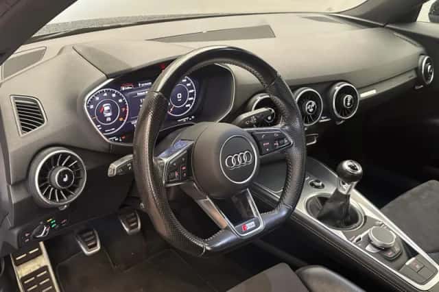 Audi TT (2015) thumbnail 24
