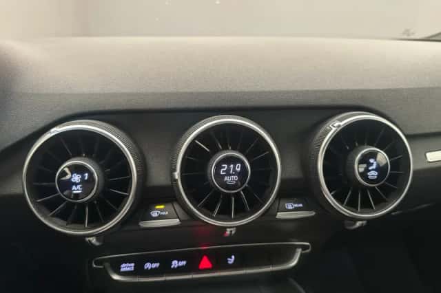 Audi TT (2015) thumbnail 4