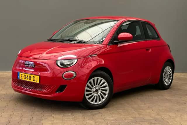 Fiat 500e (2024) thumbnail 1