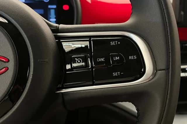 Fiat 500e (2024) thumbnail 17