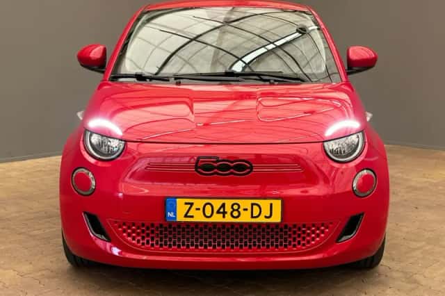 Fiat 500e (2024) thumbnail 6