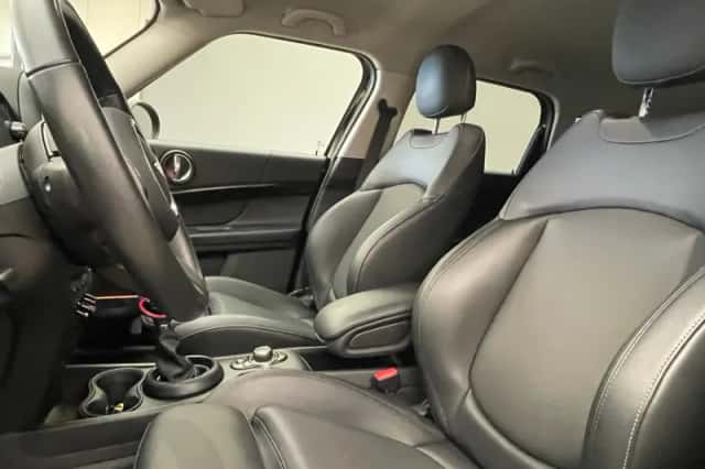 MINI Countryman (2022) thumbnail 3