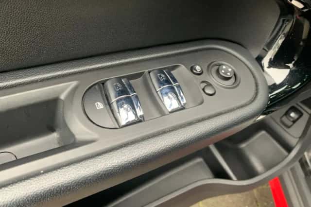 MINI Countryman (2022) thumbnail 9