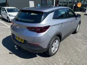 Opel Grandland X (2021) thumbnail 2