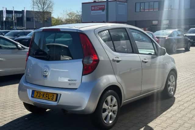 Opel Agila (2009) thumbnail 2