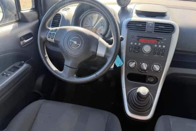 Opel Agila (2009) thumbnail 3