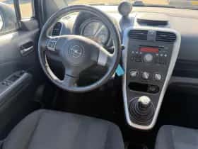 Opel Agila (2009) thumbnail 3