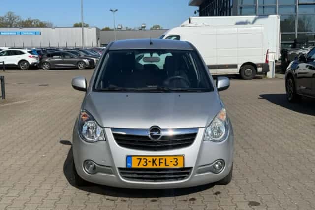 Opel Agila (2009) thumbnail 8