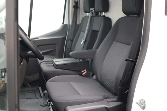 Ford Transit (2024) thumbnail 4