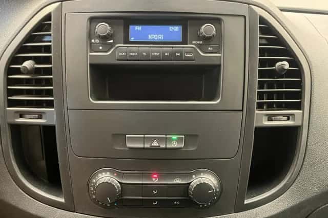 Mercedes-Benz Vito (2020) thumbnail 25