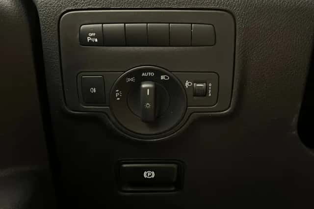 Mercedes-Benz Vito (2020) thumbnail 32