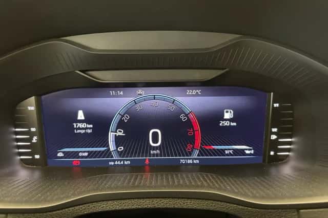 Škoda Karoq (2023) thumbnail 3
