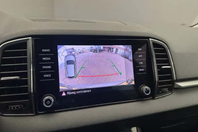 Škoda Karoq (2023) thumbnail 4