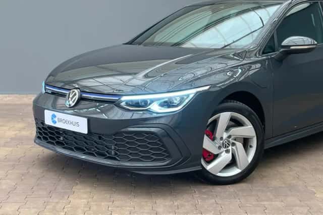 Volkswagen Golf (2022) thumbnail 4