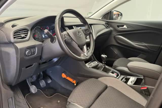 Opel Grandland X (2019) thumbnail 2