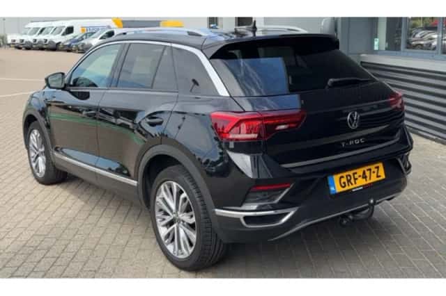 Volkswagen T-Roc (2021) thumbnail 2