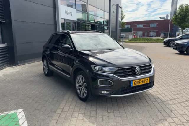 Volkswagen T-Roc (2021) thumbnail 4