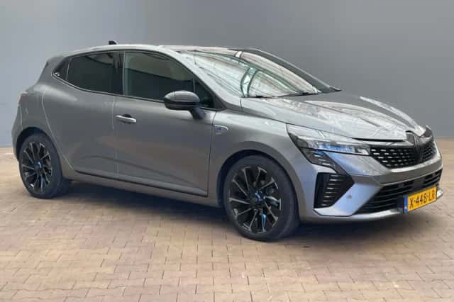 Renault Clio (2023) thumbnail 2