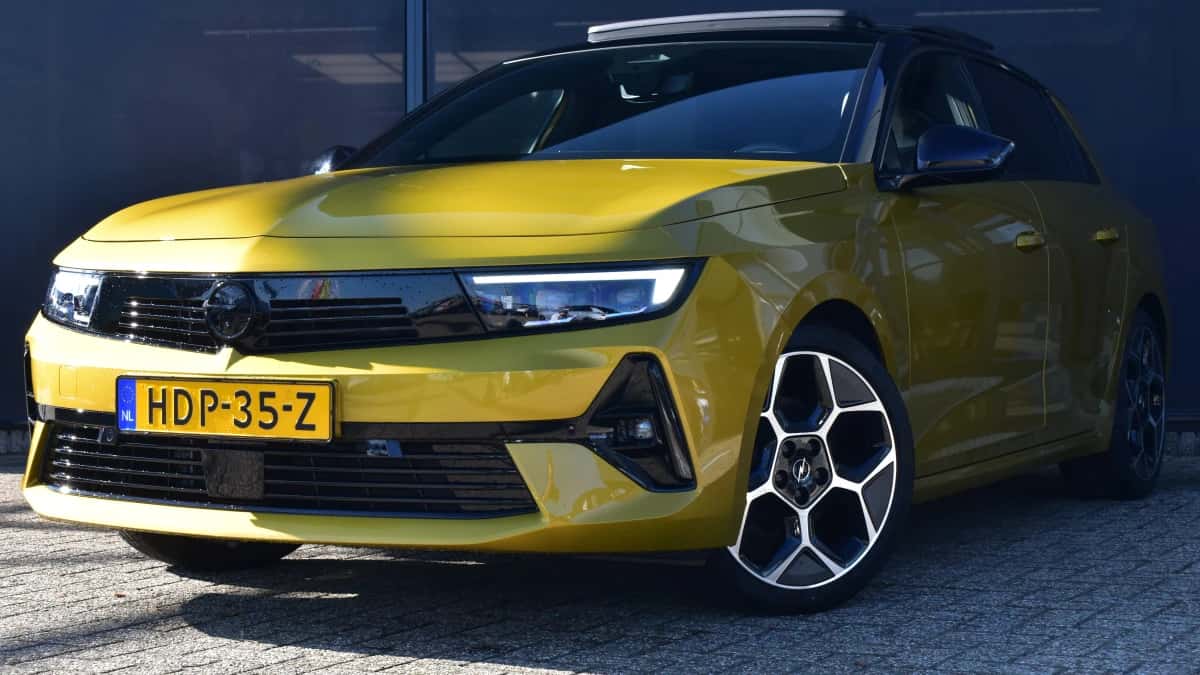 Opel Astra (2025) — foto 1