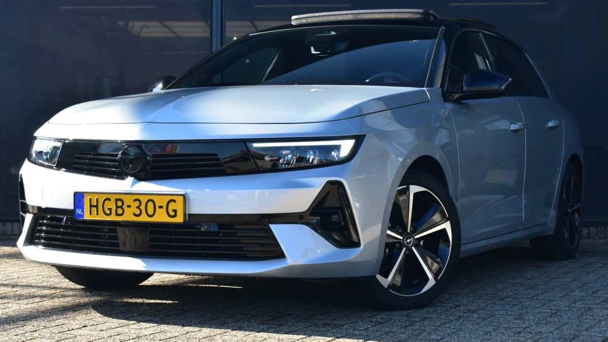 Opel Astra (2025) — foto 1