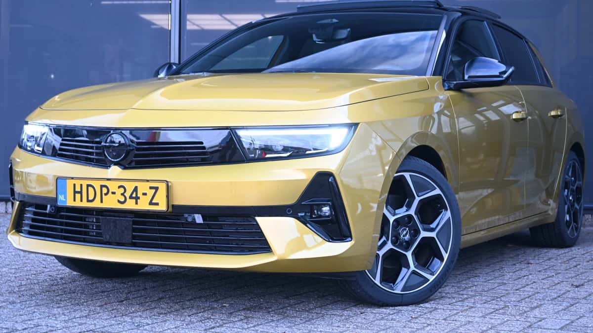 Opel Astra (2025) — foto 1