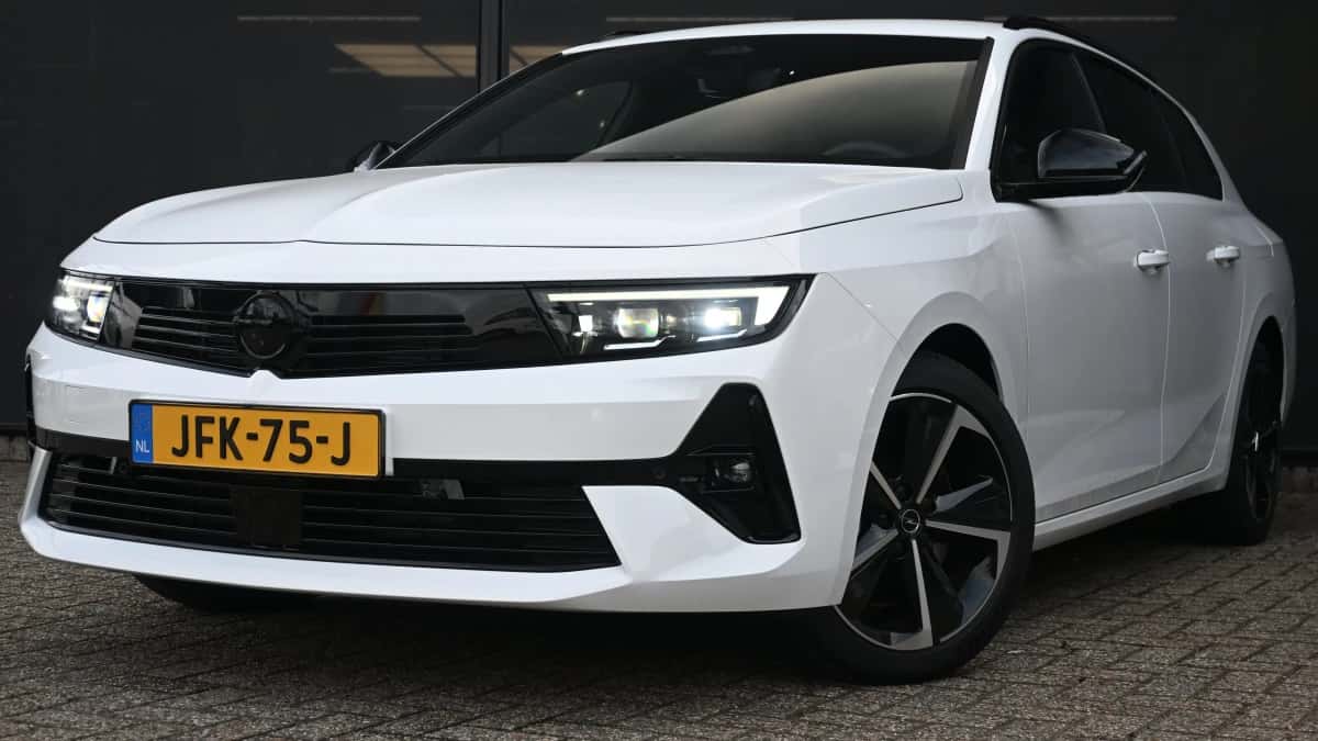 Opel Astra Sports Tourer (2024) — foto 1