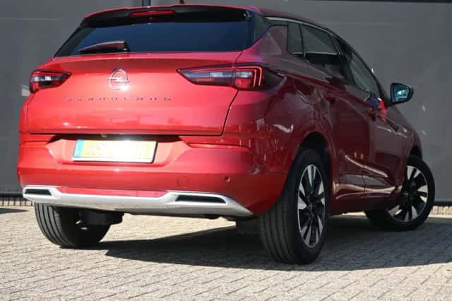Opel Grandland (2024) thumbnail 2