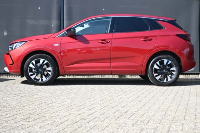 Opel Grandland (2024) thumbnail 3
