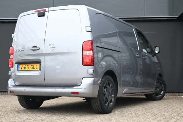 Opel Vivaro (2024) thumbnail 2