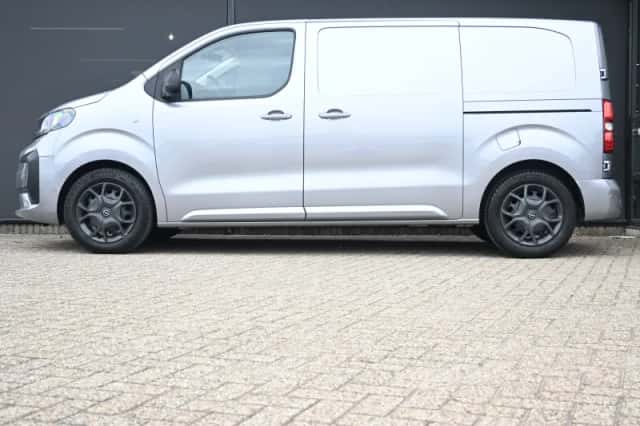 Opel Vivaro (2024) thumbnail 3