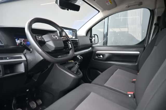 Opel Vivaro (2024) thumbnail 6