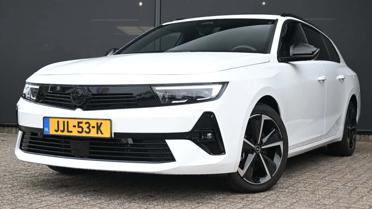 Opel Astra Sports Tourer (2024) — foto 1