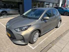 Toyota Yaris (2023) thumbnail 1