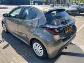Toyota Yaris (2023) thumbnail 3