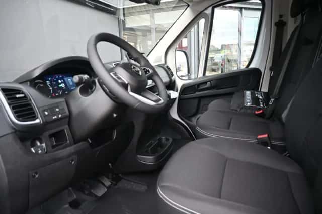 Opel Movano Electric (2026) thumbnail 5