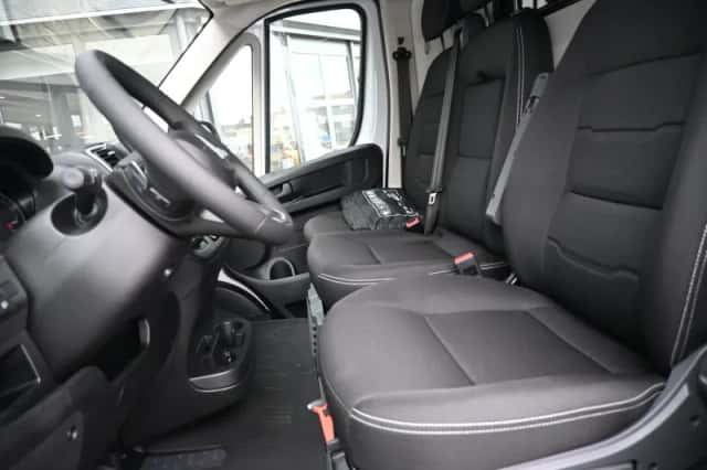 Opel Movano Electric (2026) thumbnail 6
