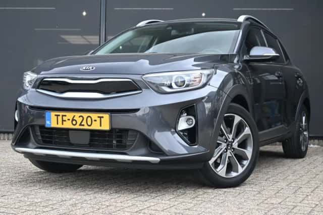 Kia Stonic (2018) thumbnail 1