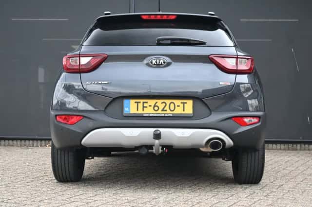 Kia Stonic (2018) thumbnail 4