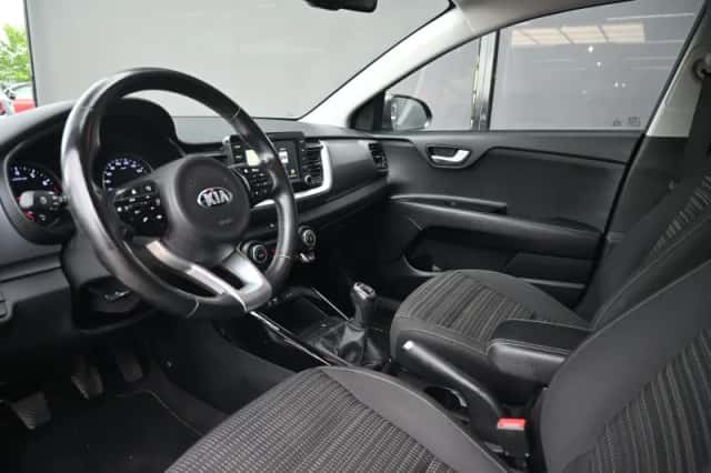 Kia Stonic (2018) thumbnail 6