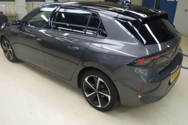 Opel Astra (2025) thumbnail 3