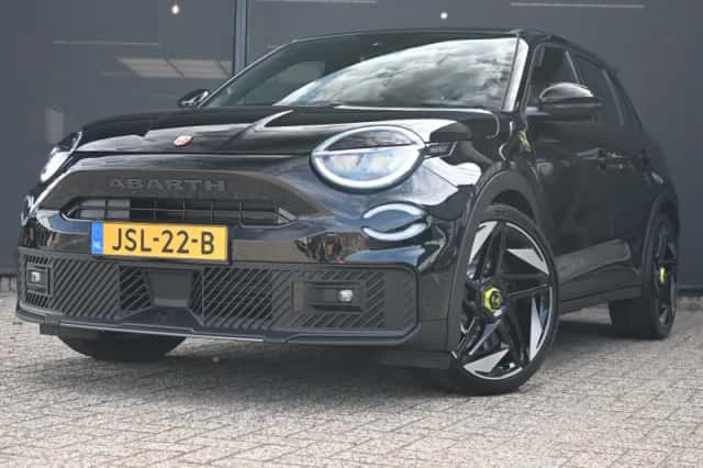Abarth 600e (2025) thumbnail 1