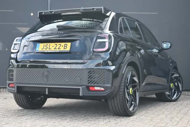 Abarth 600e (2025) thumbnail 2