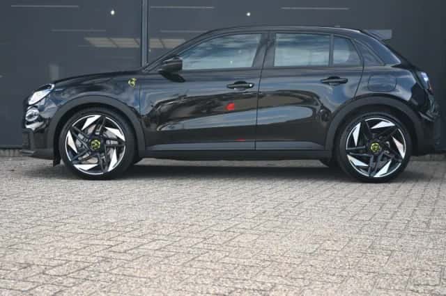 Abarth 600e (2025) thumbnail 3